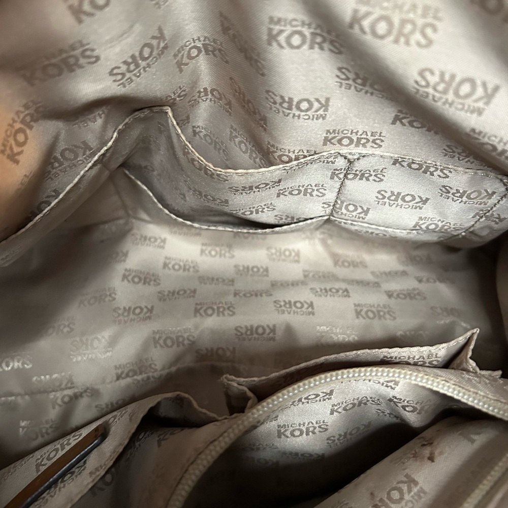 New Michael Kors Grayson Duffel-Style Satchel - Picture 9 of 9